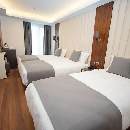 Shining Star Hotel 4*