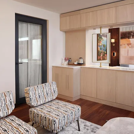 Shining Star Hotel