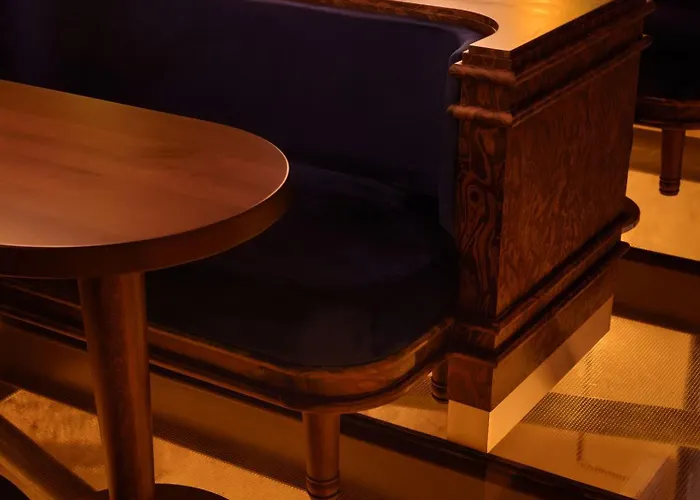 Shining Star Hotel 4*